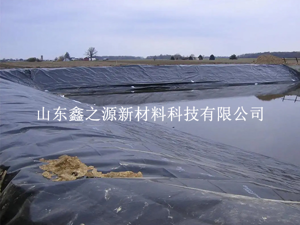 養(yǎng)殖防滲膜施工固定新法：簡(jiǎn)約高效，守護(hù)生態(tài)養(yǎng)殖